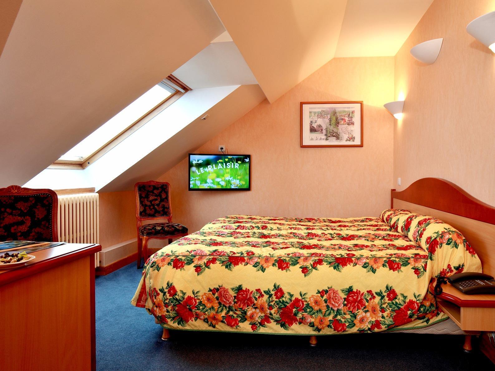 Logis Hotel & Restaurant Des Lacs Celles-sur-Plaine Kültér fotó
