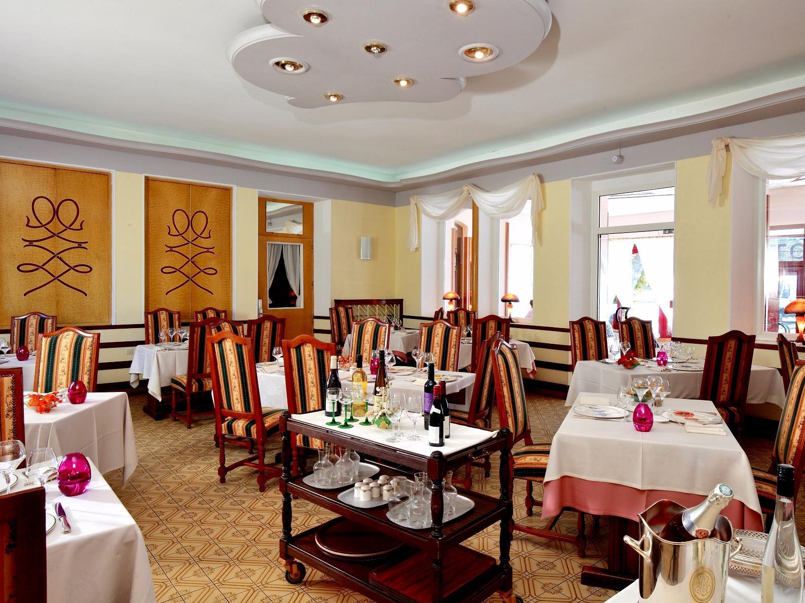 Logis Hotel & Restaurant Des Lacs Celles-sur-Plaine Kültér fotó