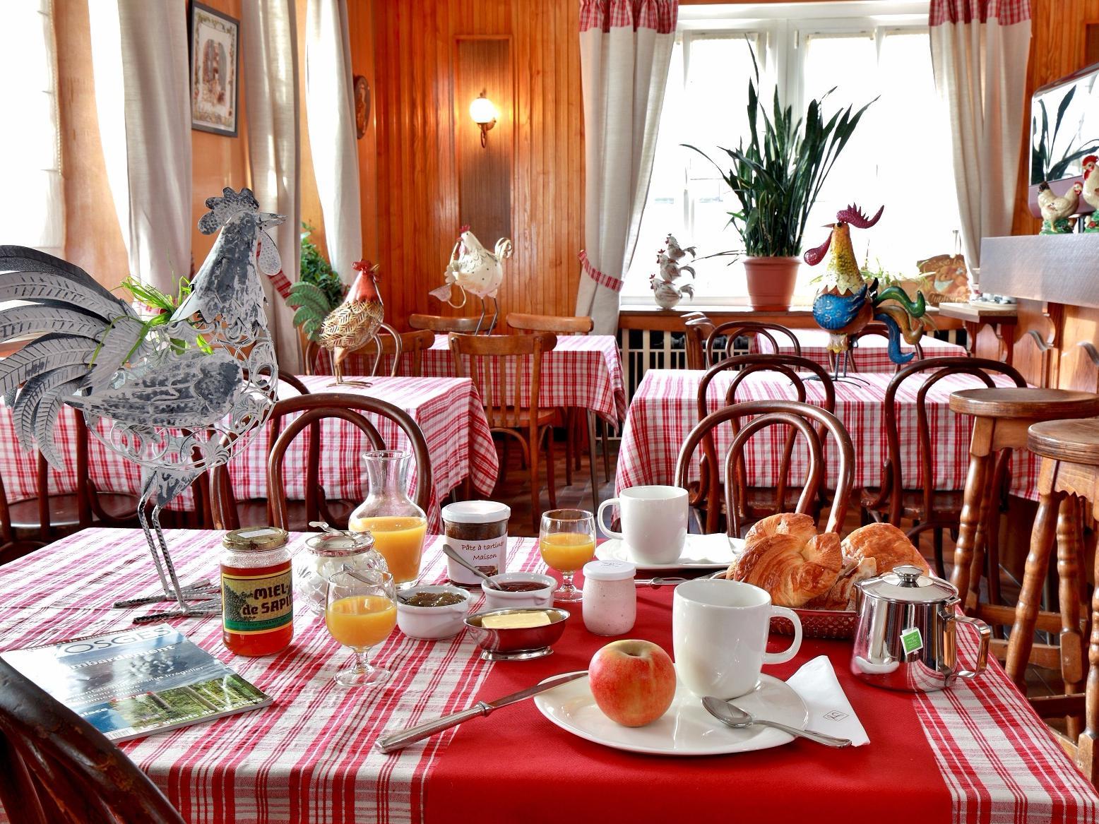 Logis Hotel & Restaurant Des Lacs Celles-sur-Plaine Kültér fotó