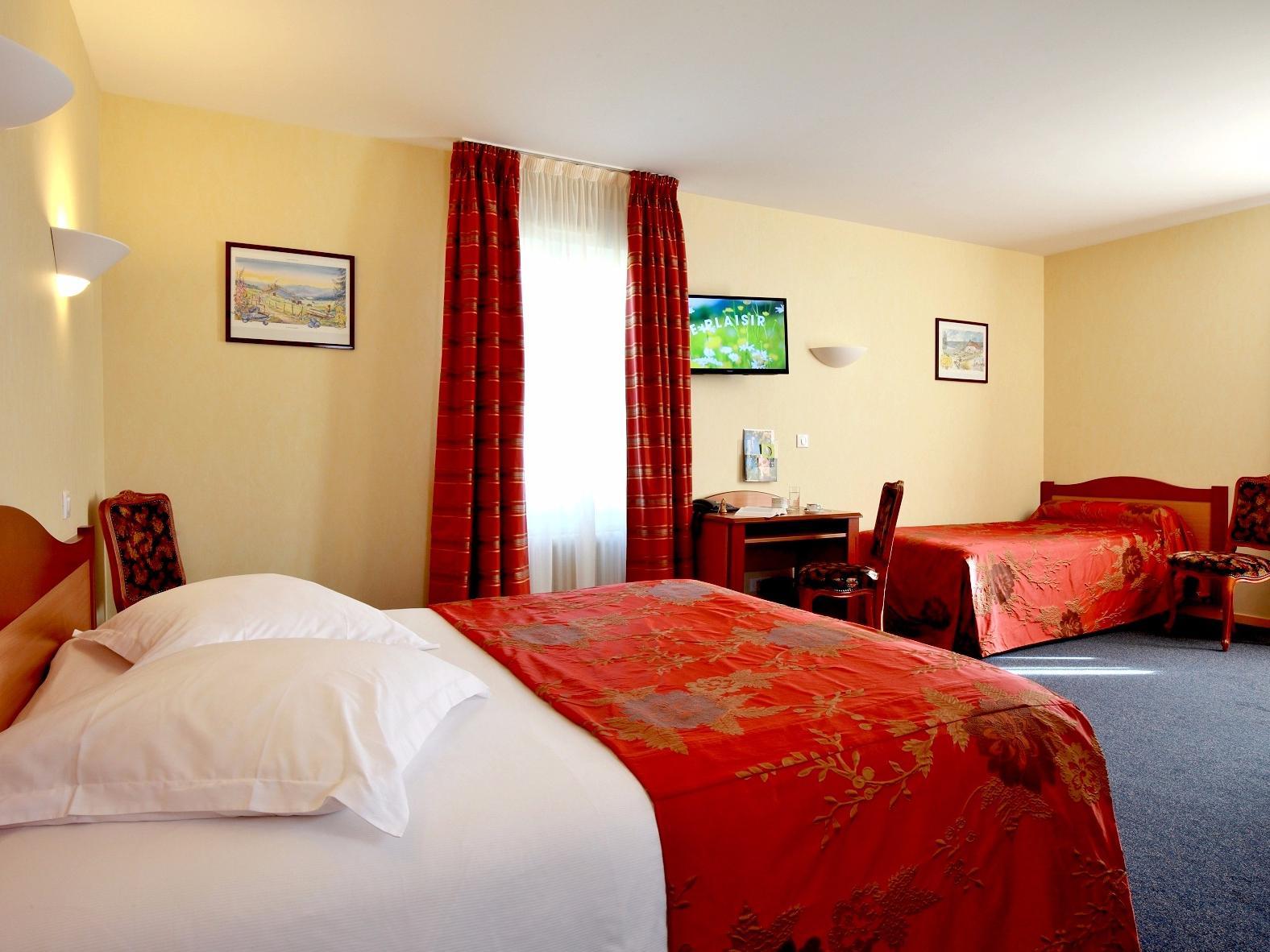 Logis Hotel & Restaurant Des Lacs Celles-sur-Plaine Kültér fotó