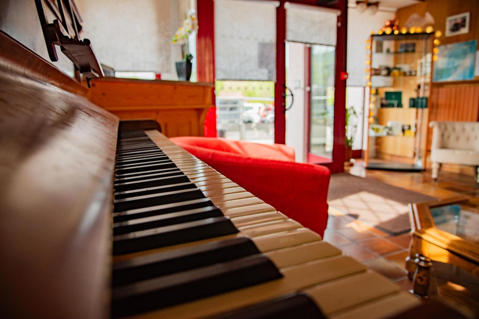 Logis Hotel & Restaurant Des Lacs Celles-sur-Plaine Kültér fotó