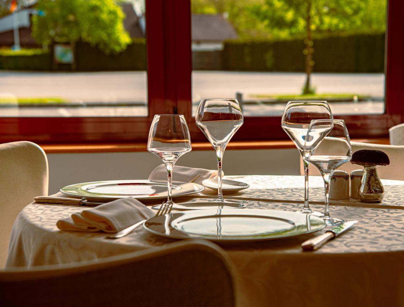 Logis Hotel & Restaurant Des Lacs Celles-sur-Plaine Kültér fotó