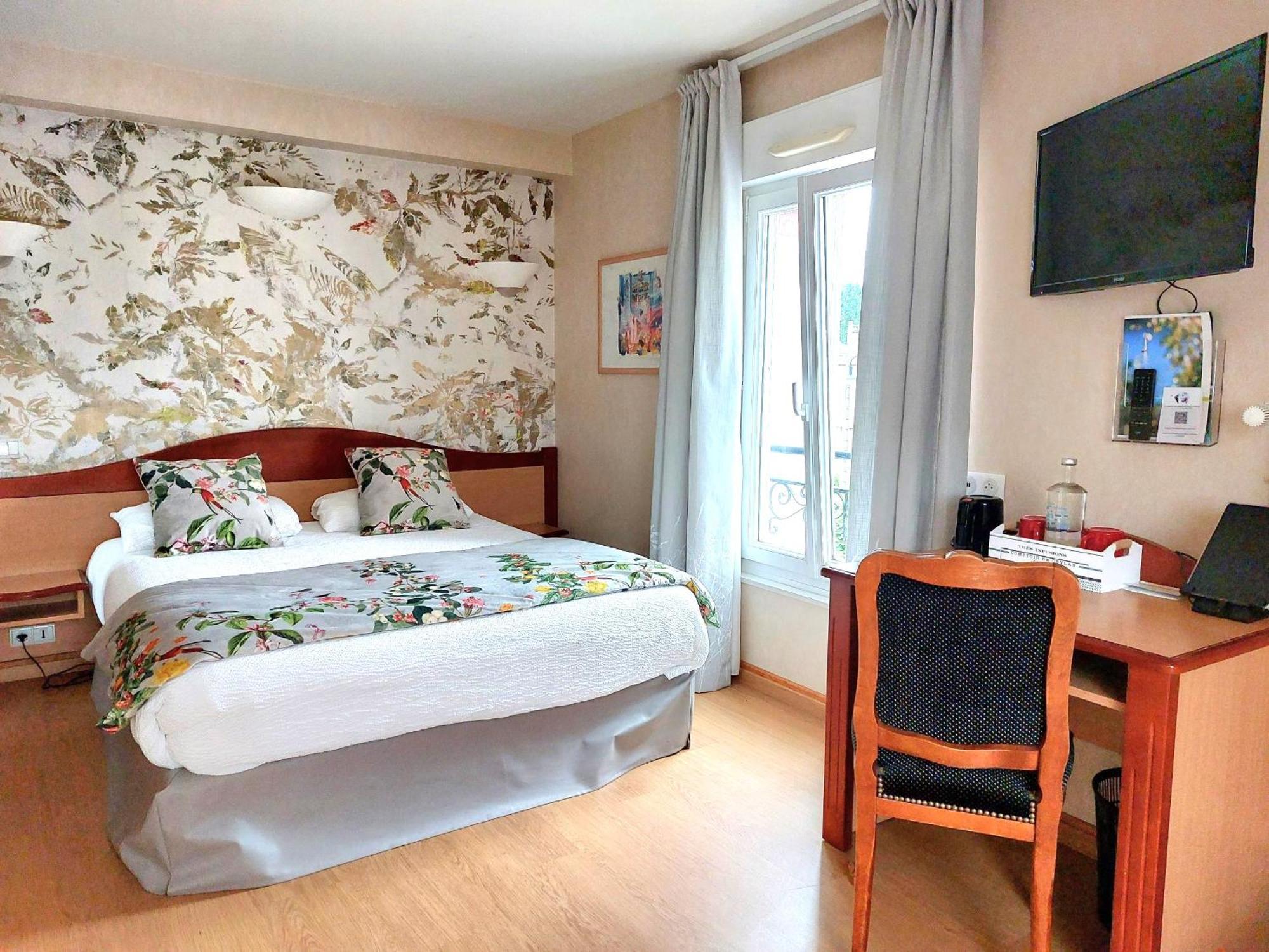 Logis Hotel & Restaurant Des Lacs Celles-sur-Plaine Kültér fotó