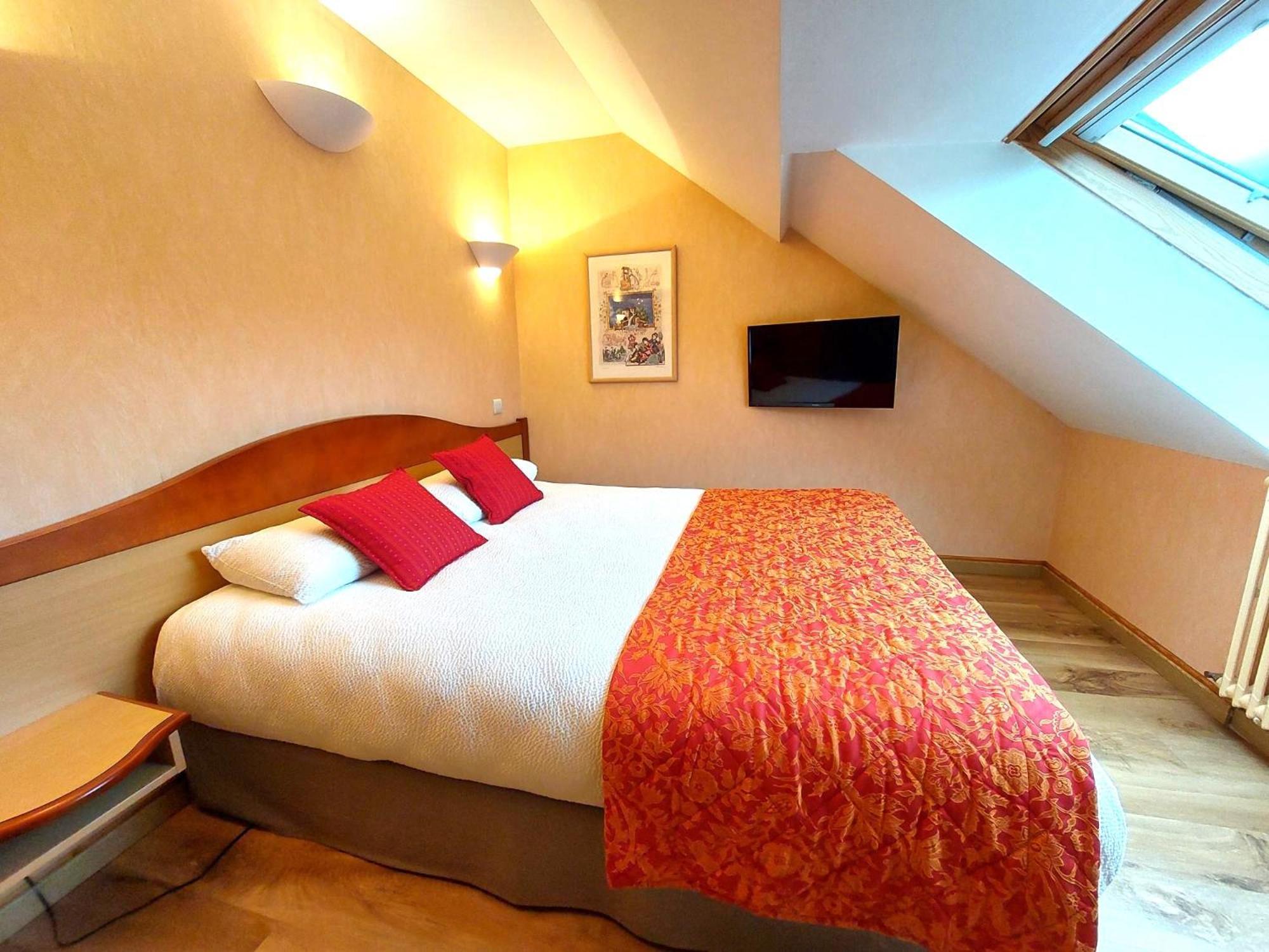 Logis Hotel & Restaurant Des Lacs Celles-sur-Plaine Kültér fotó