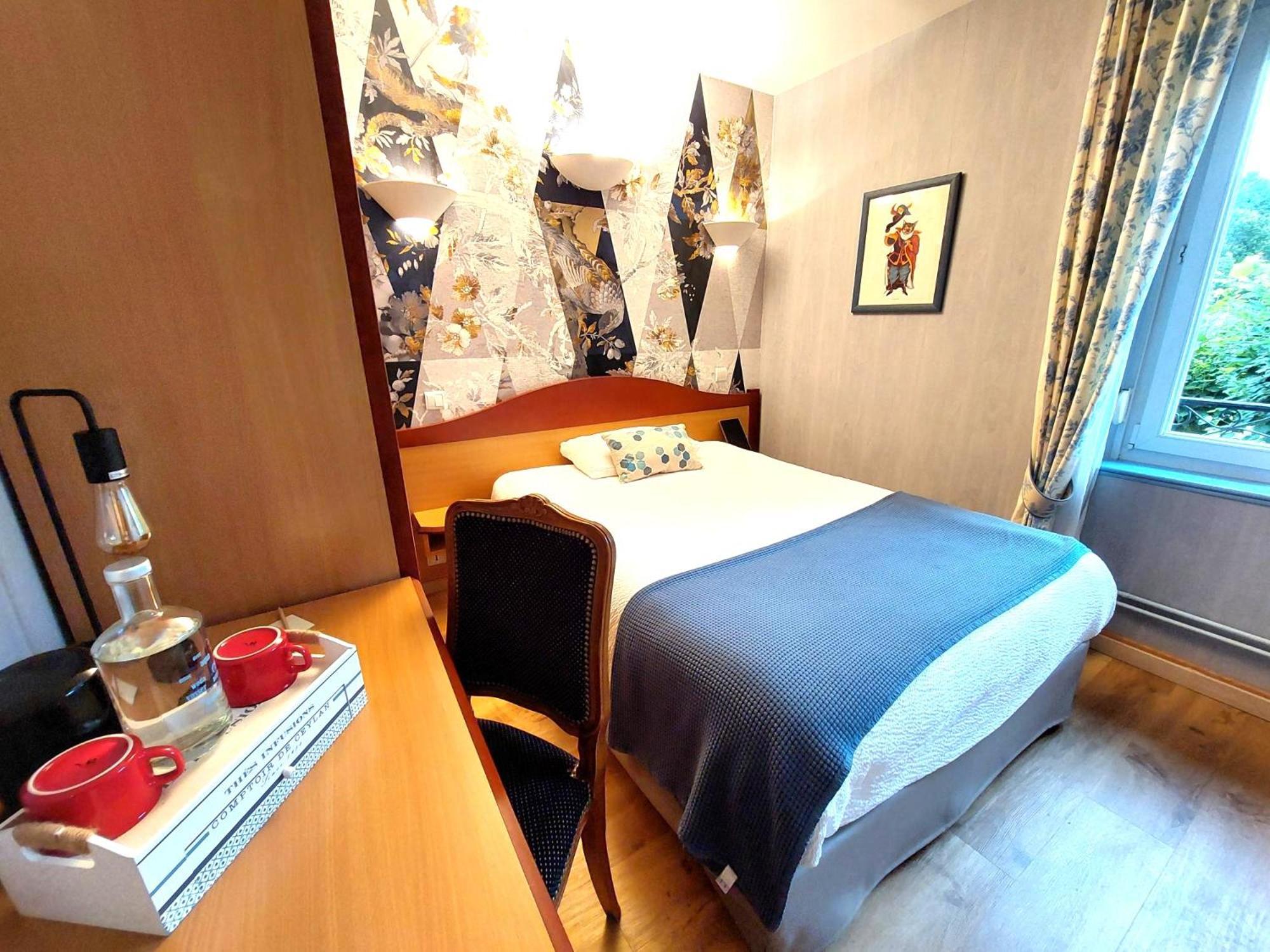 Logis Hotel & Restaurant Des Lacs Celles-sur-Plaine Kültér fotó