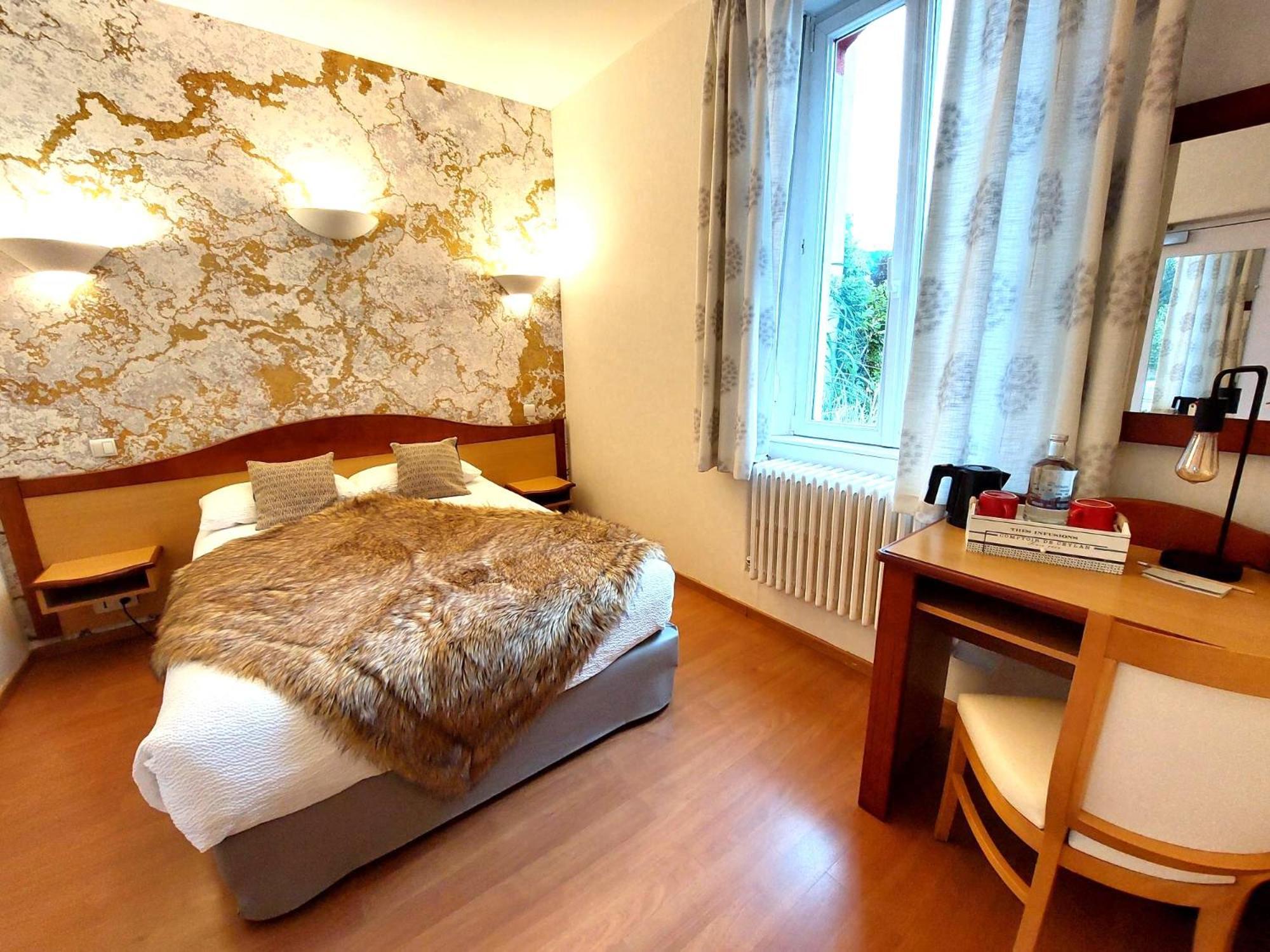 Logis Hotel & Restaurant Des Lacs Celles-sur-Plaine Kültér fotó